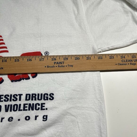 D.A.R.E T-Shirt Large Resists Drugs and Violence American Flag White Top Dare - Picture 7 of 10